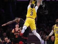 PG在线网站-湖人继续不败，击败公牛！