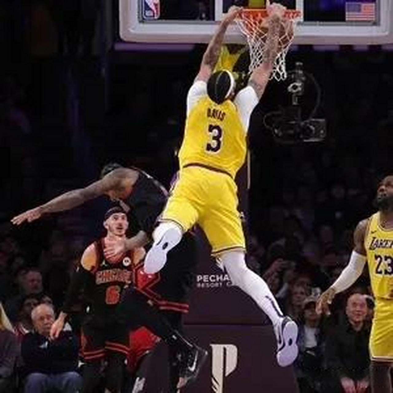 PG在线网站-湖人继续不败，击败公牛！